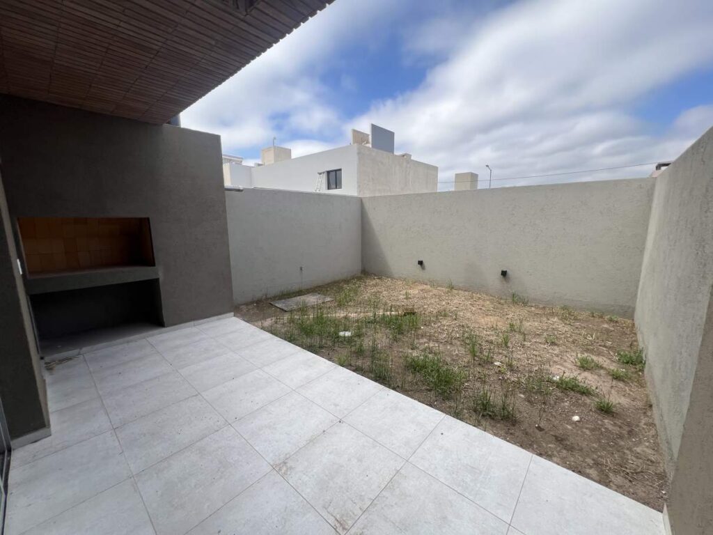 Duplex en Colinas de Manantiales