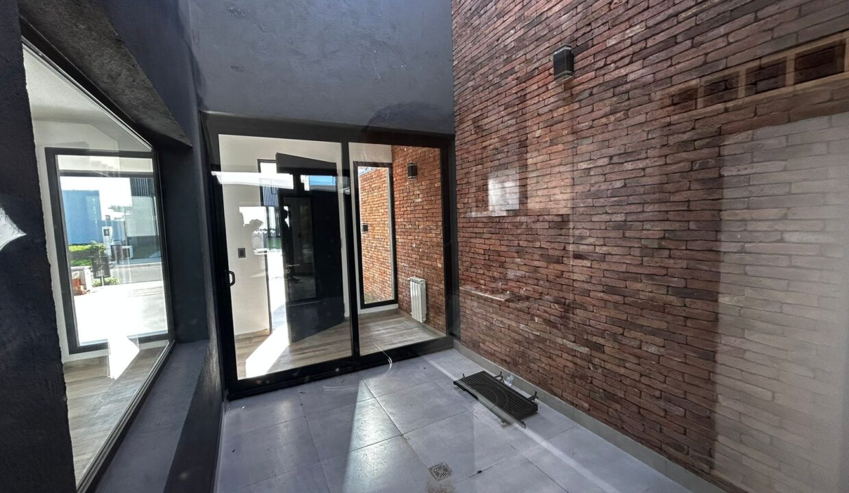 1217_Fi121754.443