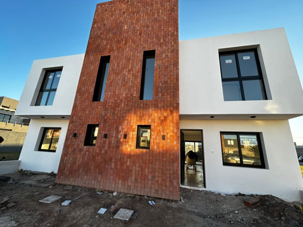 Duplex en Colinas de Manantiales