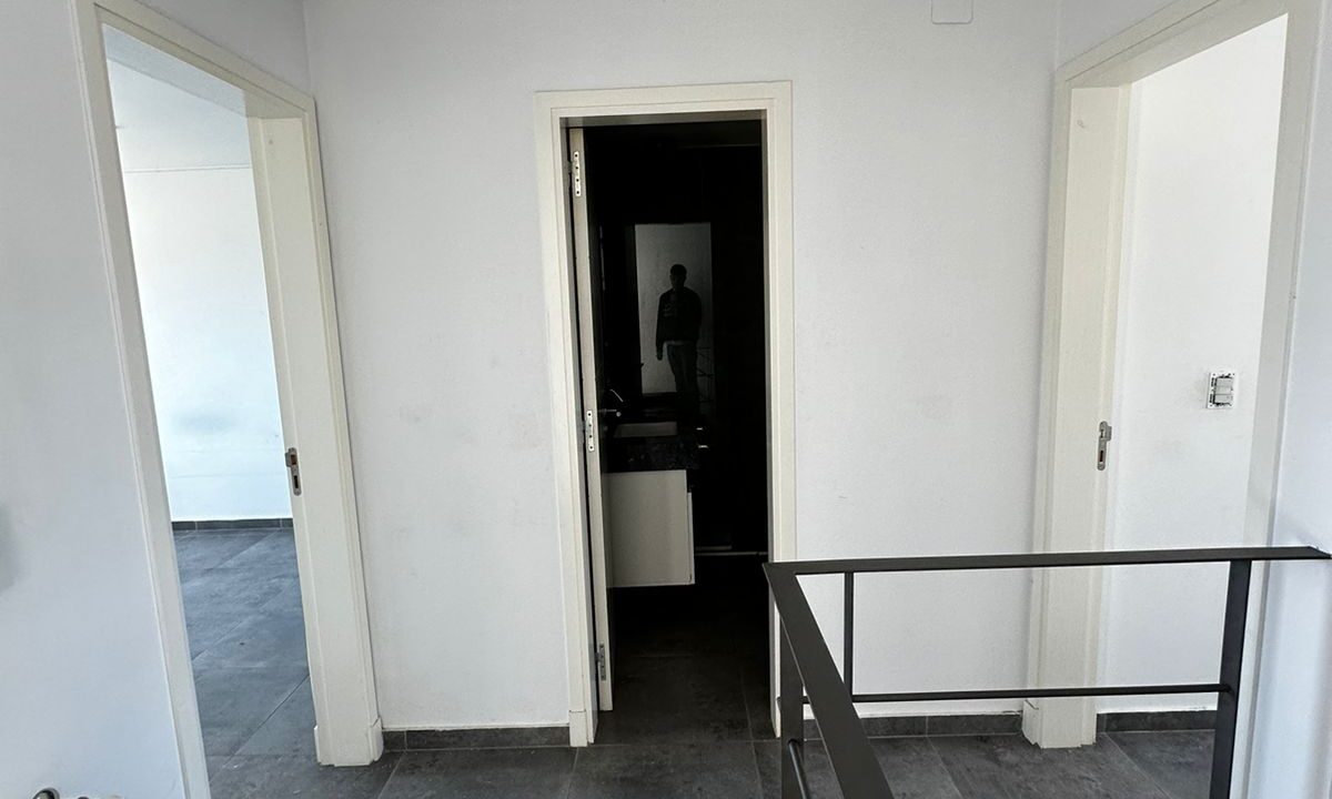 1367_Fi136729.443
