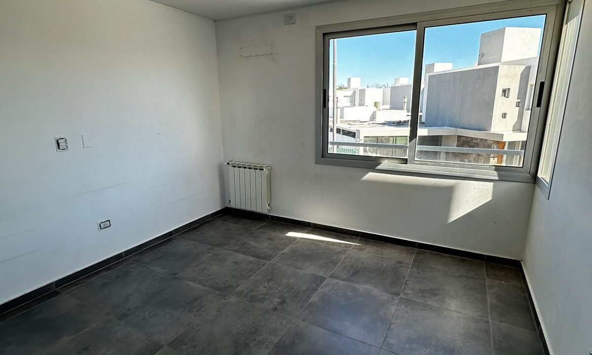 1367_Fi136730.443