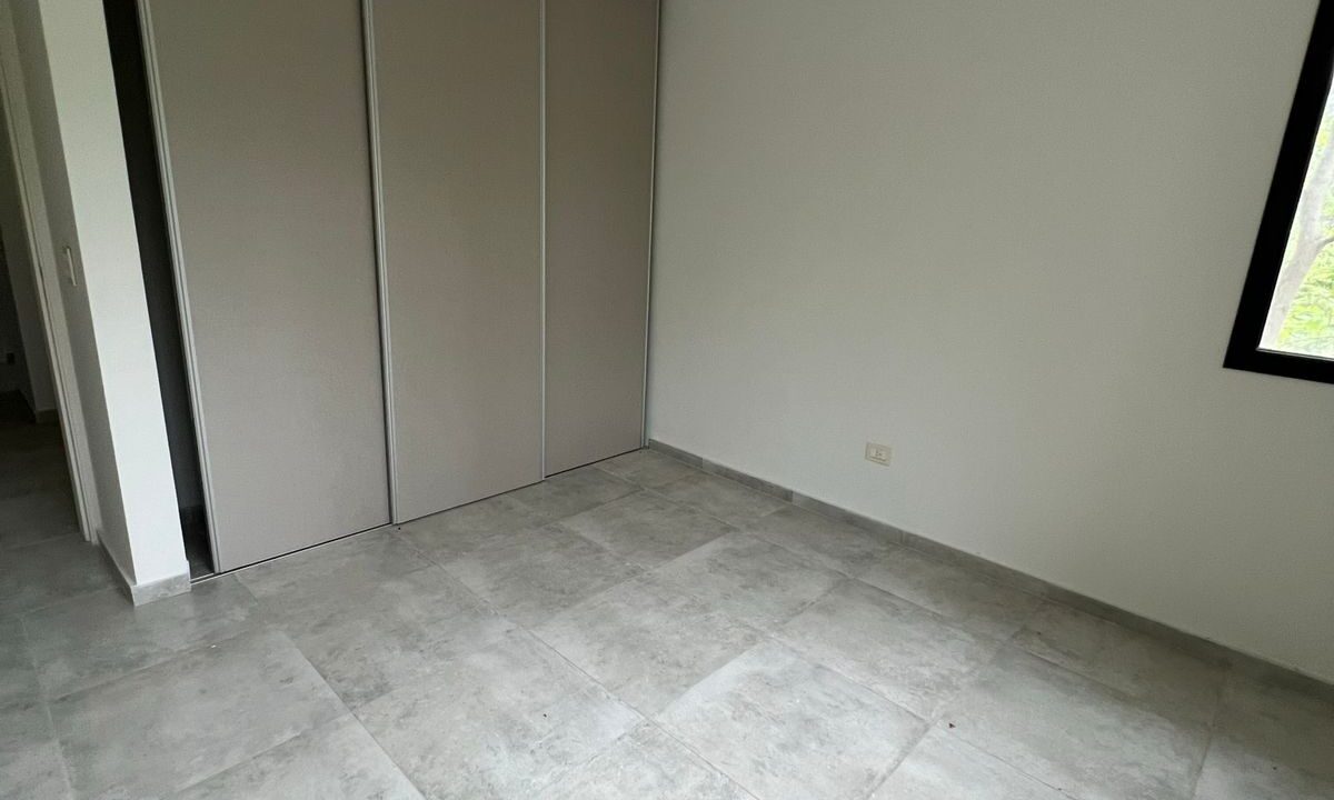 583_Fi058323.443