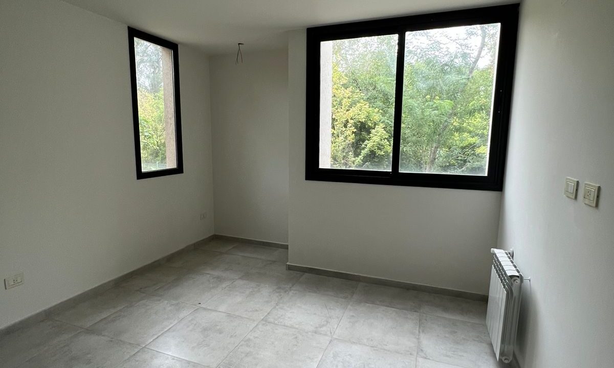 583_Fi058325.443