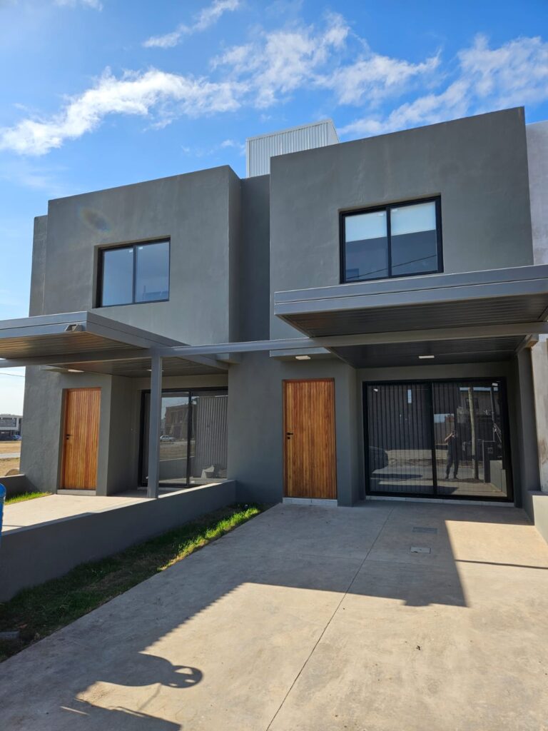 Duplex en Colinas de Manantiales