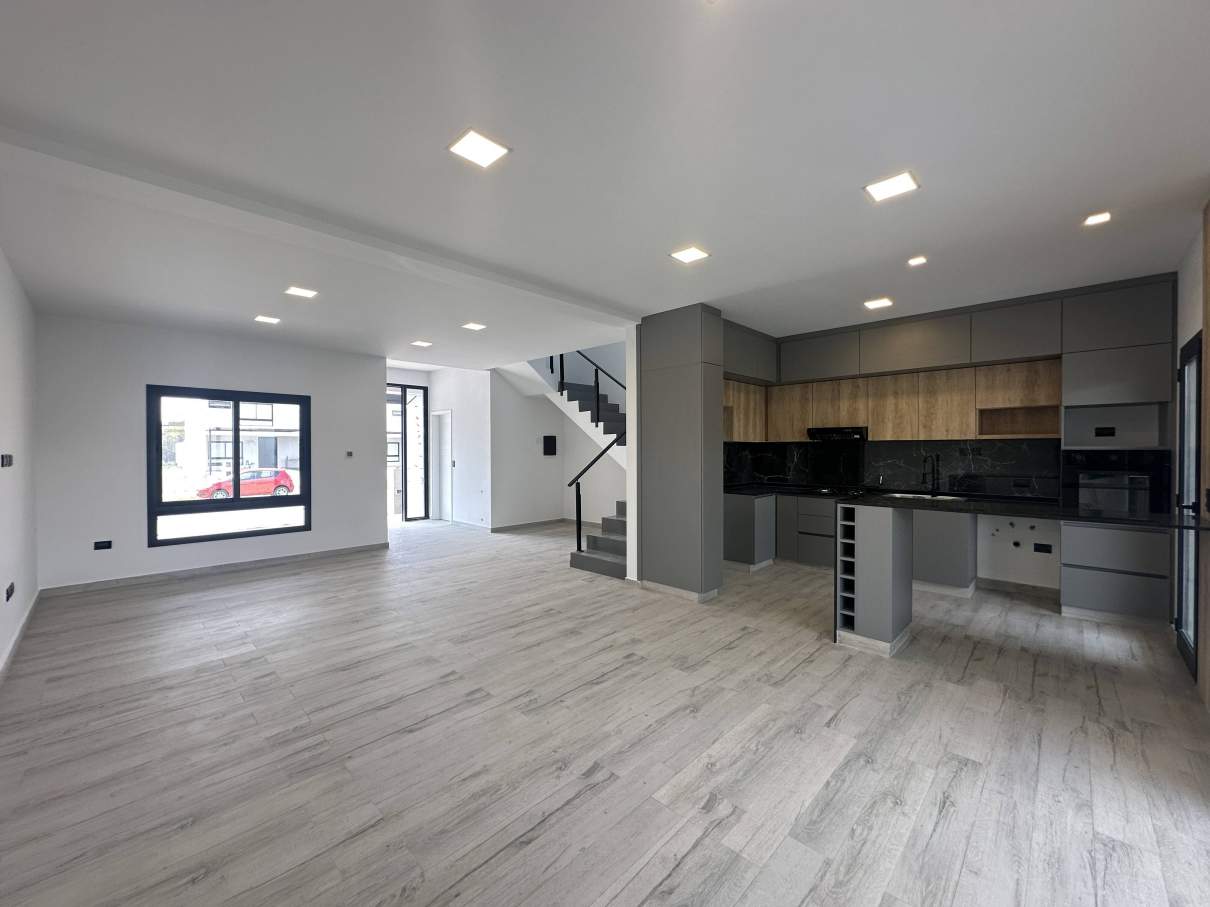 DÚPLEX EN VENTA 3 DORM COLINAS DE MANANTIALES