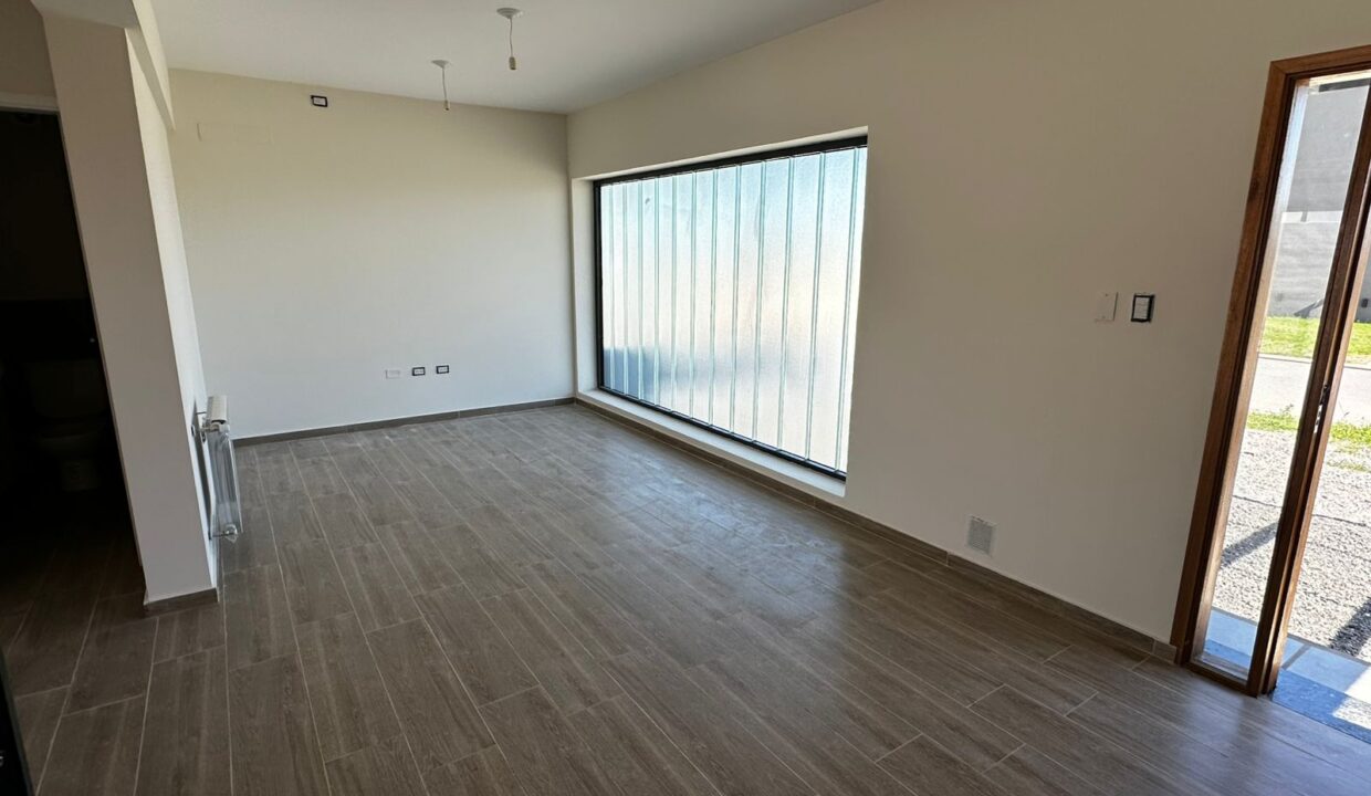 2277_Fi227726.443