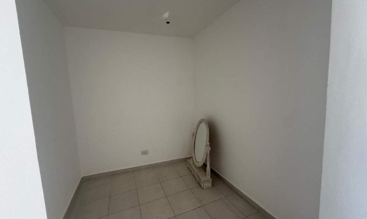2299_Fi229939.443